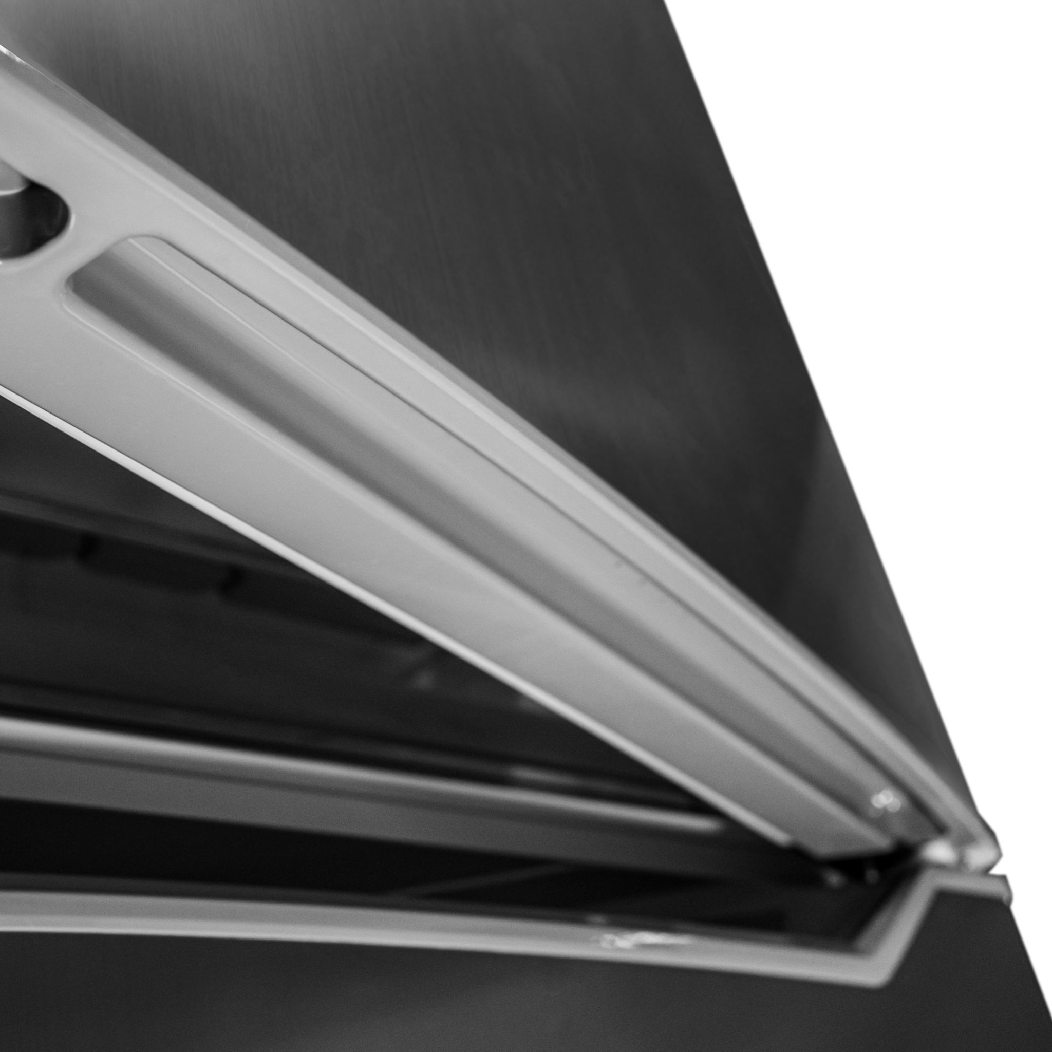 Réfrigérateur à congélateur inférieur Danby (DBMF100B1SLDB) - Aspect inox
